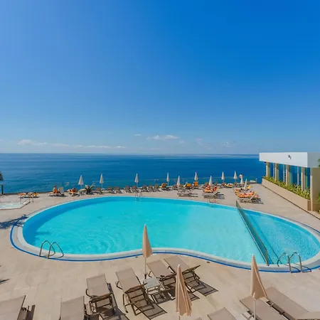 Duas Torres Apartahotel 4*