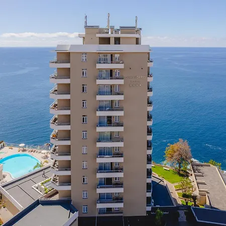 Duas Torres Apartahotel