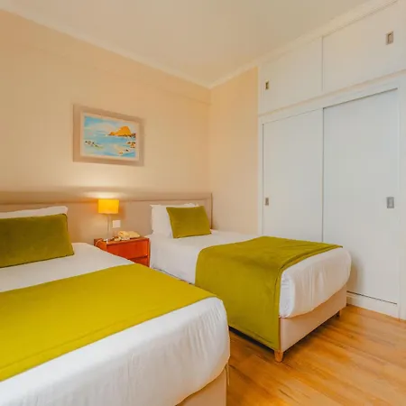 Duas Torres Apartahotel 4*