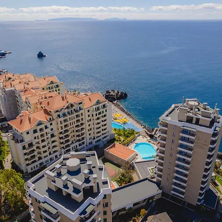 Duas Torres Apartahotel